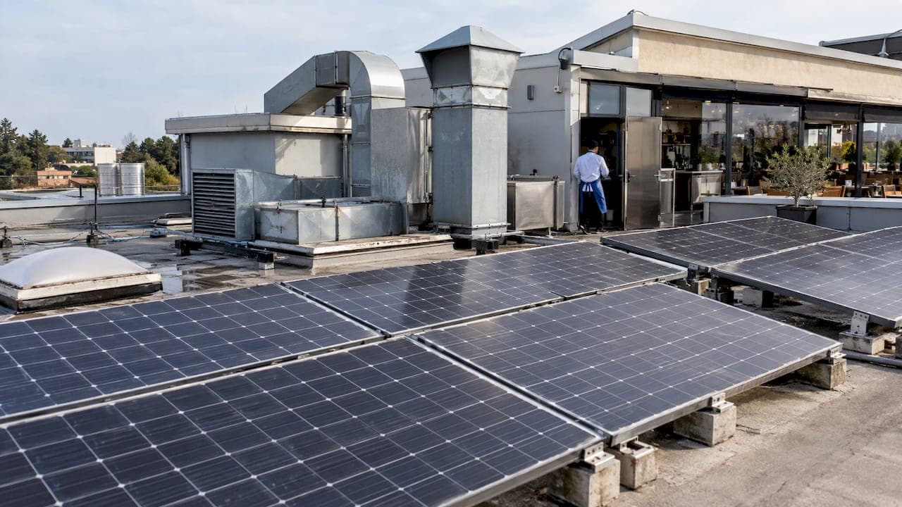 Fotovoltaico per ristoranti: quanto si risparmia davvero