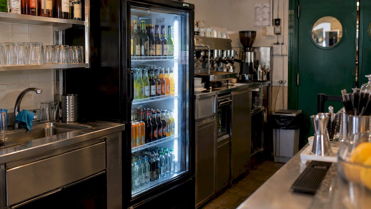 Consumi dei frigoriferi da bar: quanto spendi e come ridurli